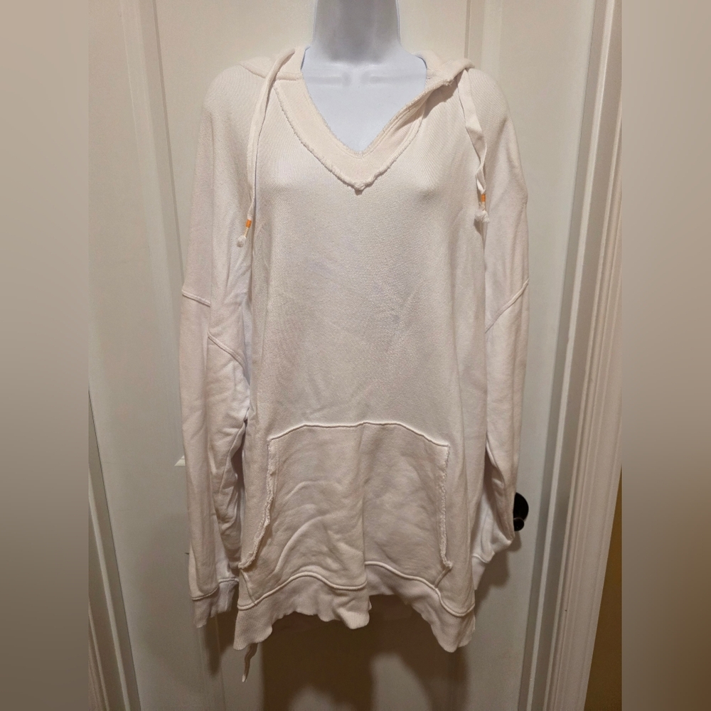 Aerie Cream V-Neck Sweater